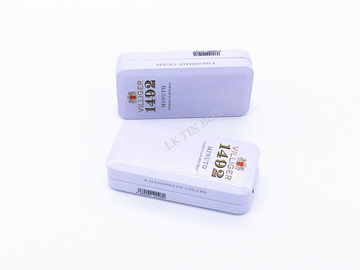 Chine Petite boîte de bidon de cigarette de rectangle pour 20 bâtons avec graver et insertion en refief en métal fournisseur